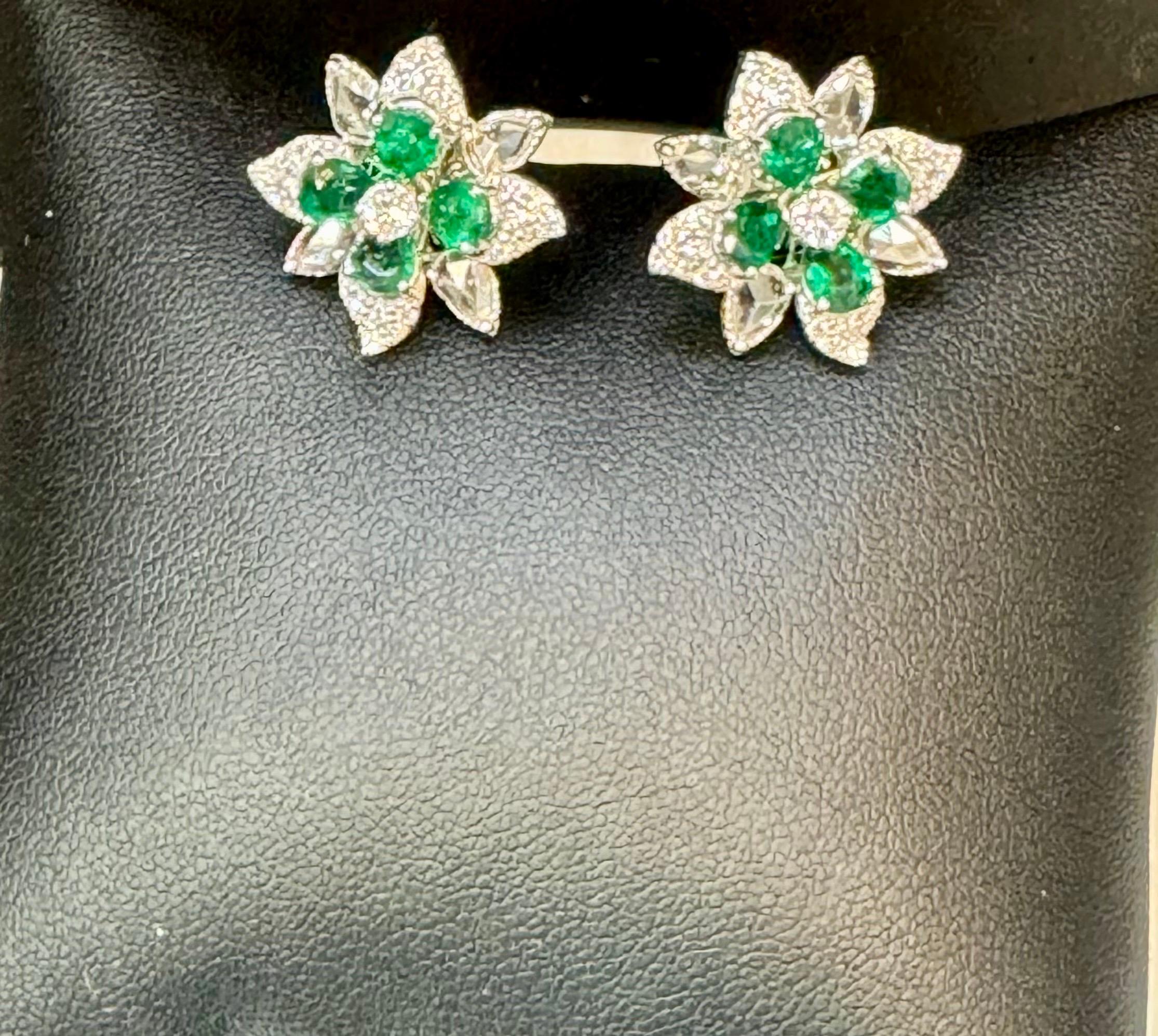 2.5Ct Natural Zambian Emerald  & 1.75 Ct Diamond & Rose cut Diamond Earring 18KG For Sale 2