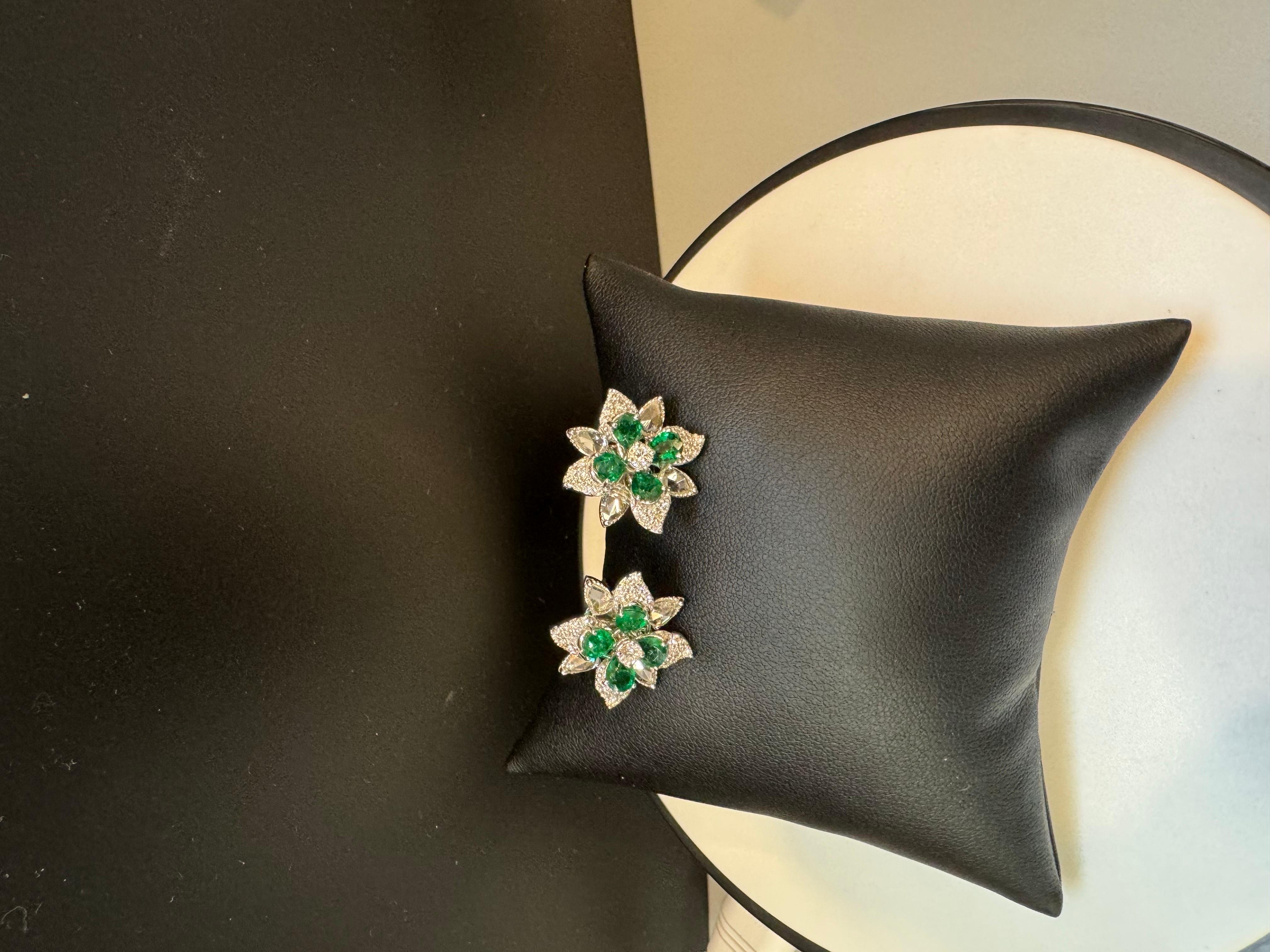 2.5Ct Natural Zambian Emerald  & 1.75 Ct Diamond & Rose cut Diamond Earring 18KG For Sale 3