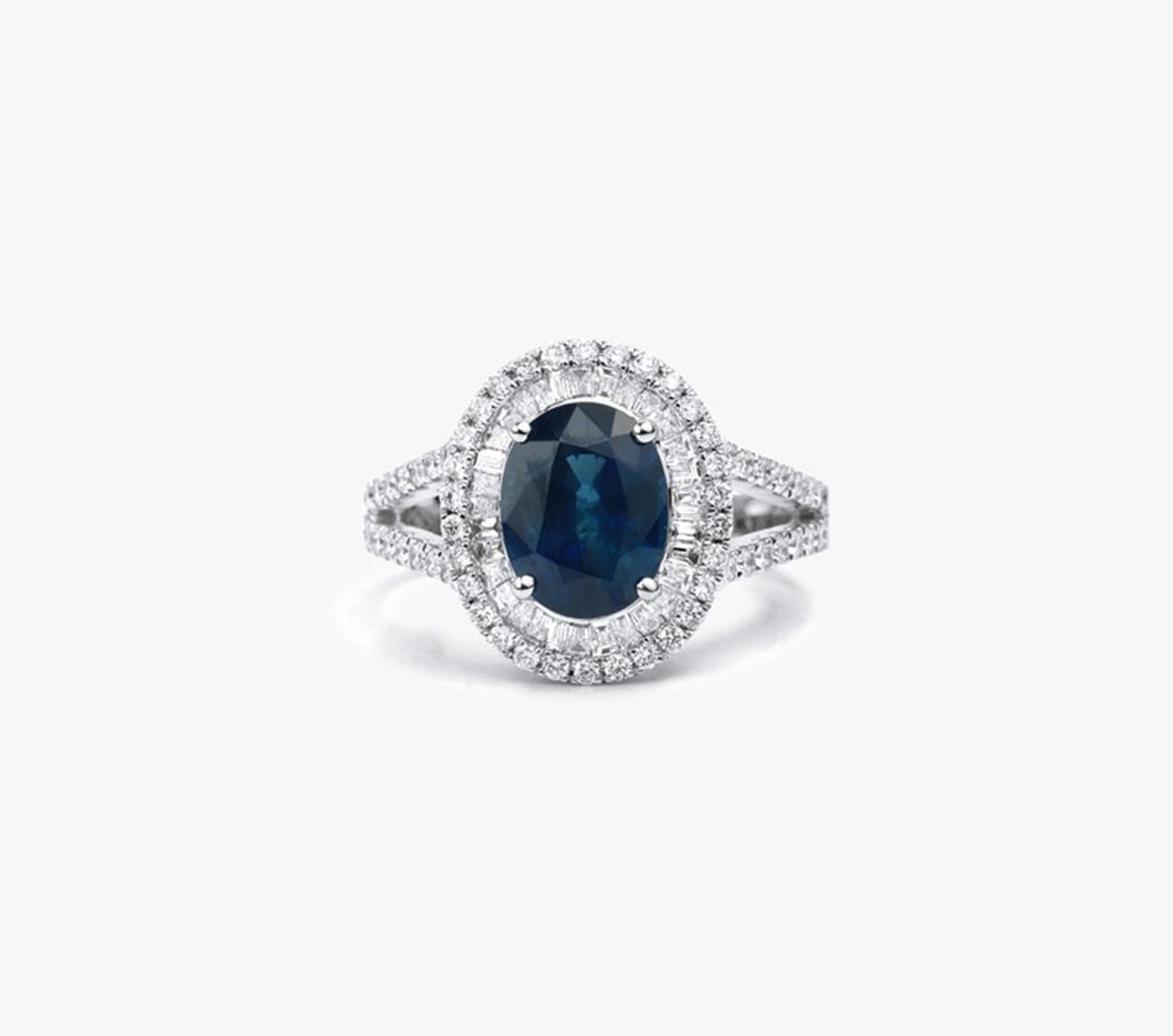 Zafiro Azul Ovalado Diamante Doble Halo Anillo de Compromiso de Cóctel en Oro Blanco en venta 1