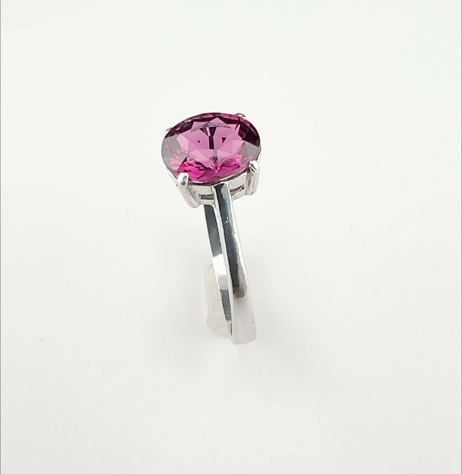Anello solitario in argento con granato ovale rosa da 2,5 carati In condizioni Nuovo in vendita a Lanham, MD