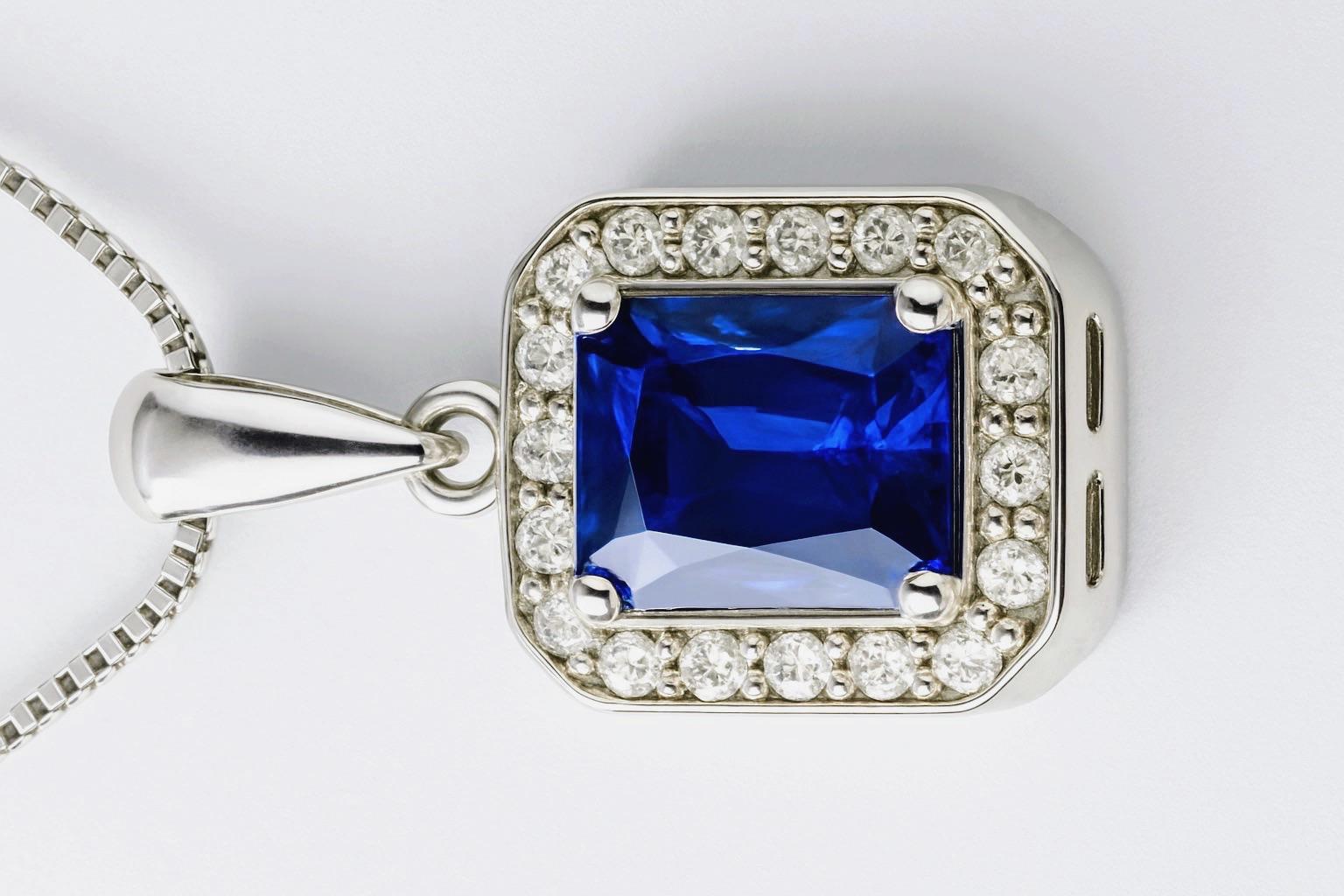 2.5ct Prong Set Rectangle Natural Blue Sapphire Pendant in Platinum Silver For Sale 1