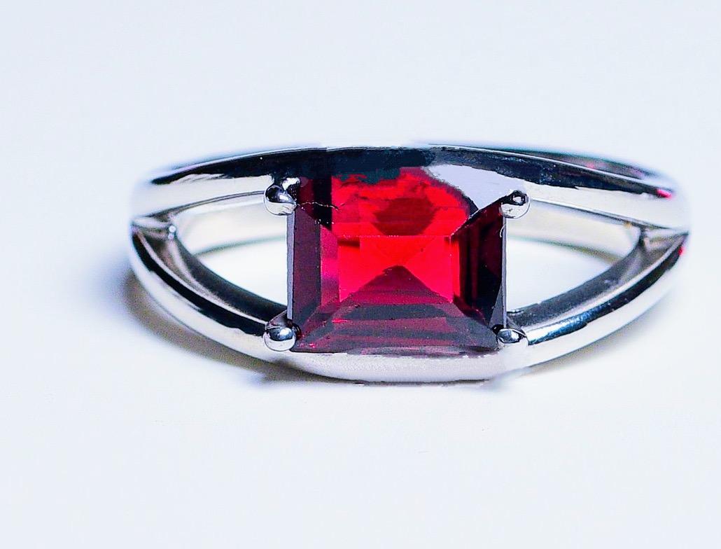 Modern 2.5ct Cushion Cut Red Garnet Ring 