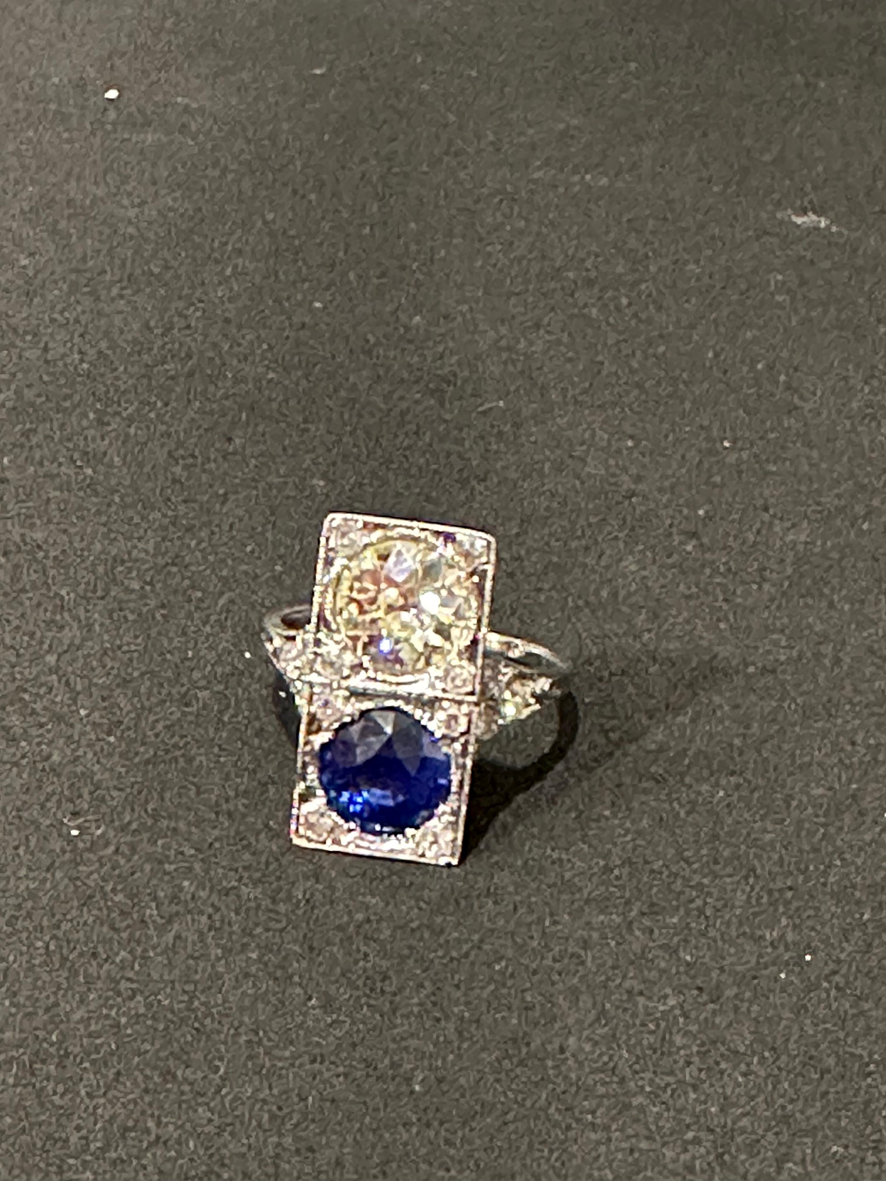 GIA CEYLON  Blue Sapphire & Old Minor 3 CT Diamond Cocktail Ring Platinum Estate In Excellent Condition For Sale In New York, NY