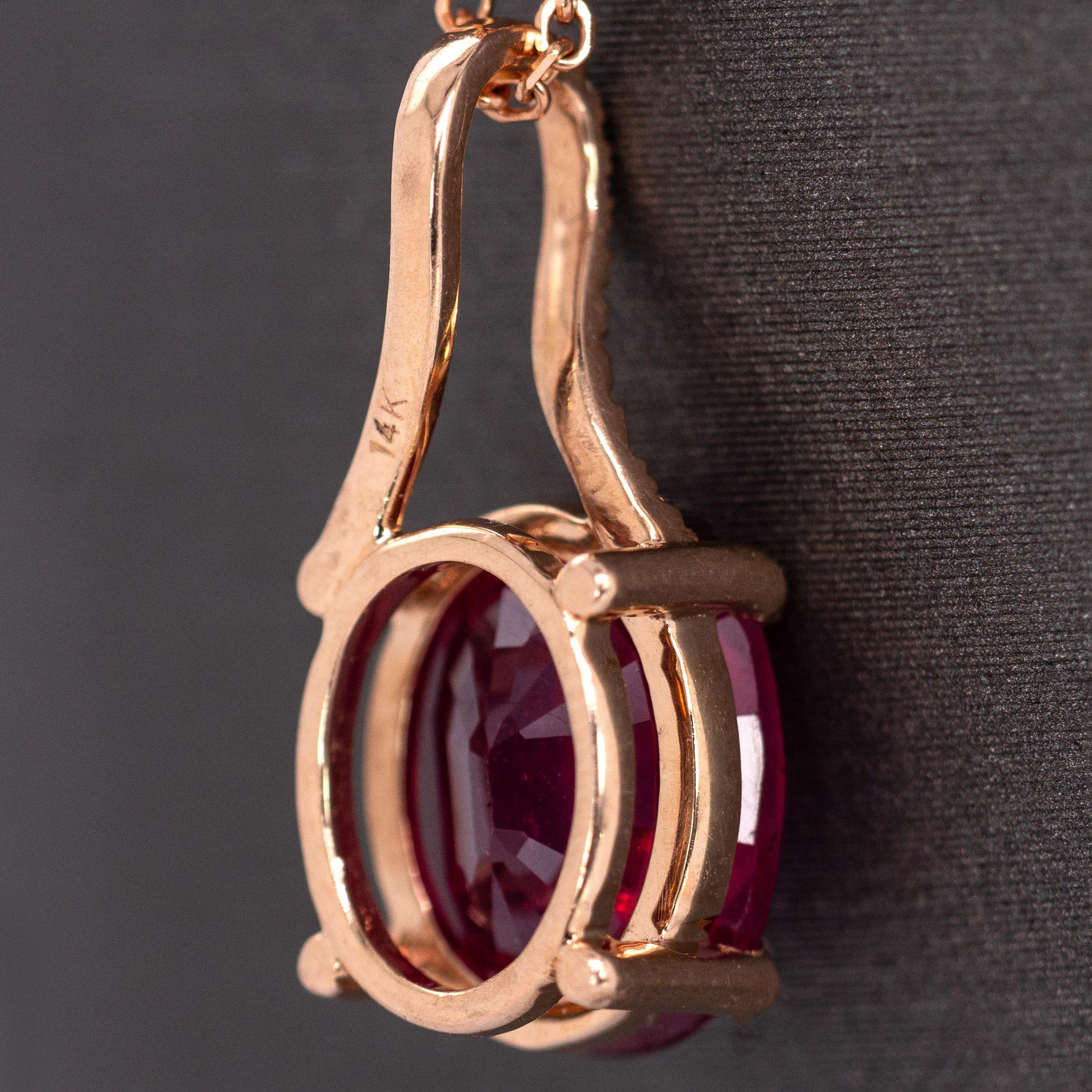 2,5cts Madagaskar Rubin-Anhänger mit natürlichen Diamanten: 14K Rose Gold, 9x7mm im Angebot 1
