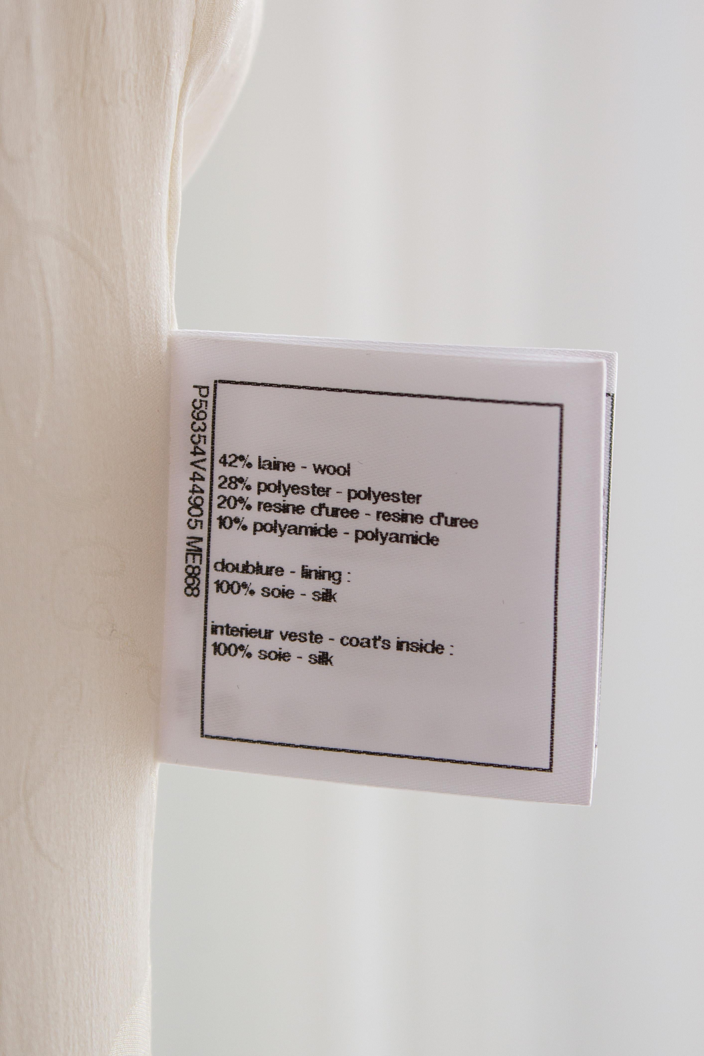 $25K Chanel Pre-Fall 2018 Métiers d'Art Hamburg Perla Giacca in tweed bianco in vendita 12