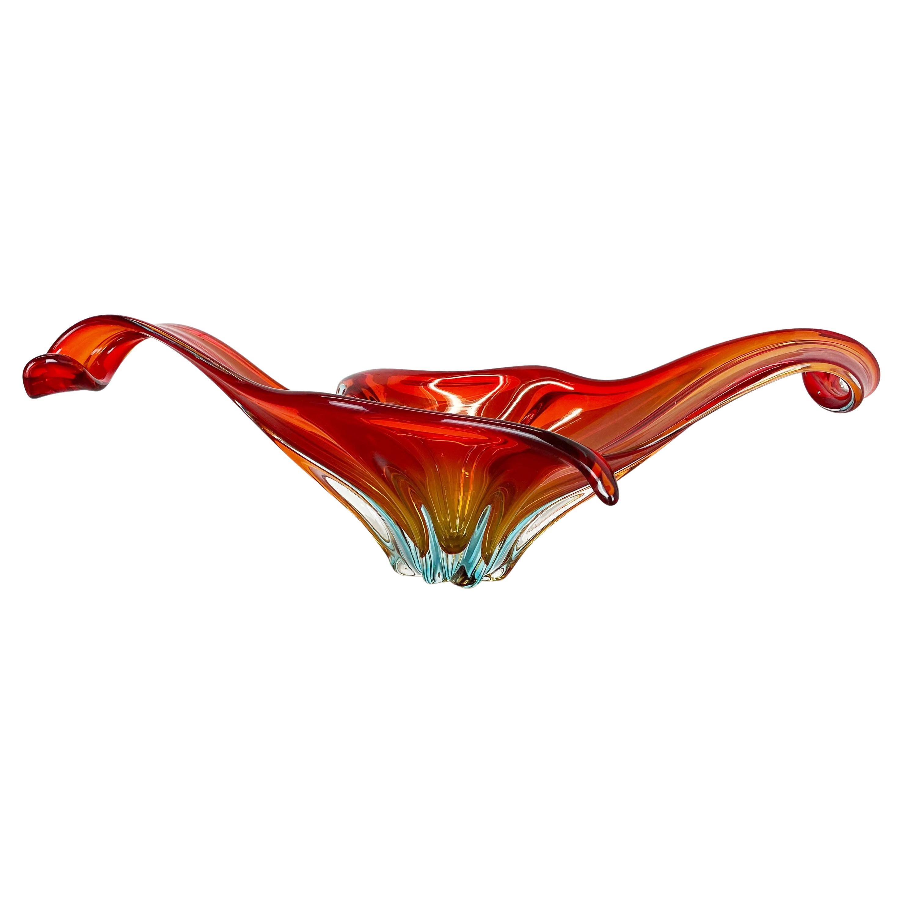 2, 5kg Murano Glass "Centerpiece" 57cm Bowl Shell Element Murano, Italy, 1970 For Sale