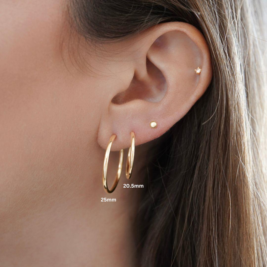 25mm 14K massivem Gold dünnen Reifen Ohrringe auf Hidden Wire Closure im Angebot 4