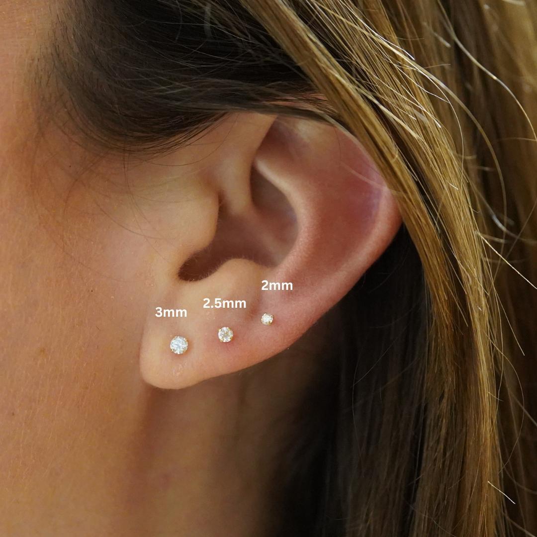 2.5mm Diamond in 14K Gold Flat Back Singe Stud Earring For Sale 1