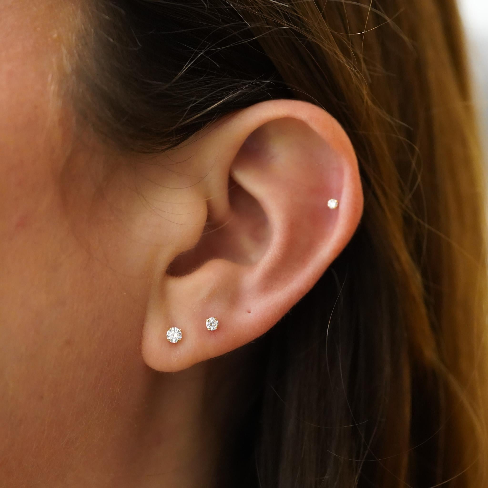 2.5mm Diamond in 14K Gold Flat Back Singe Stud Earring For Sale 3