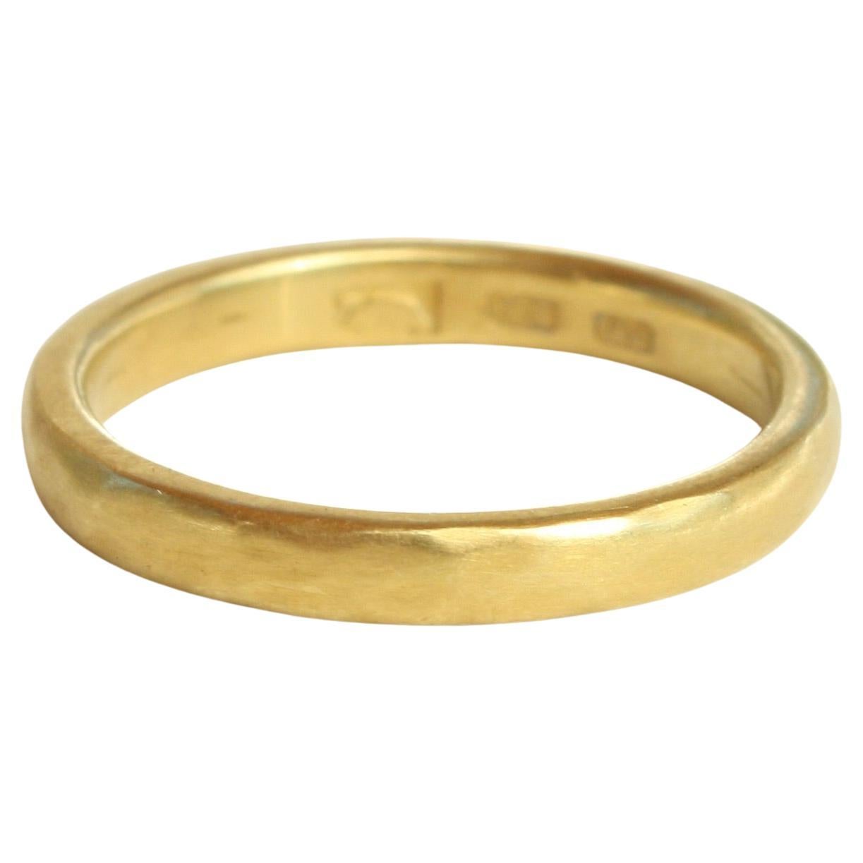 Anneau de mariage étroit de 2,5 mm - Fabriqué à la main aux États-Unis, or californien 20K, martelé mat