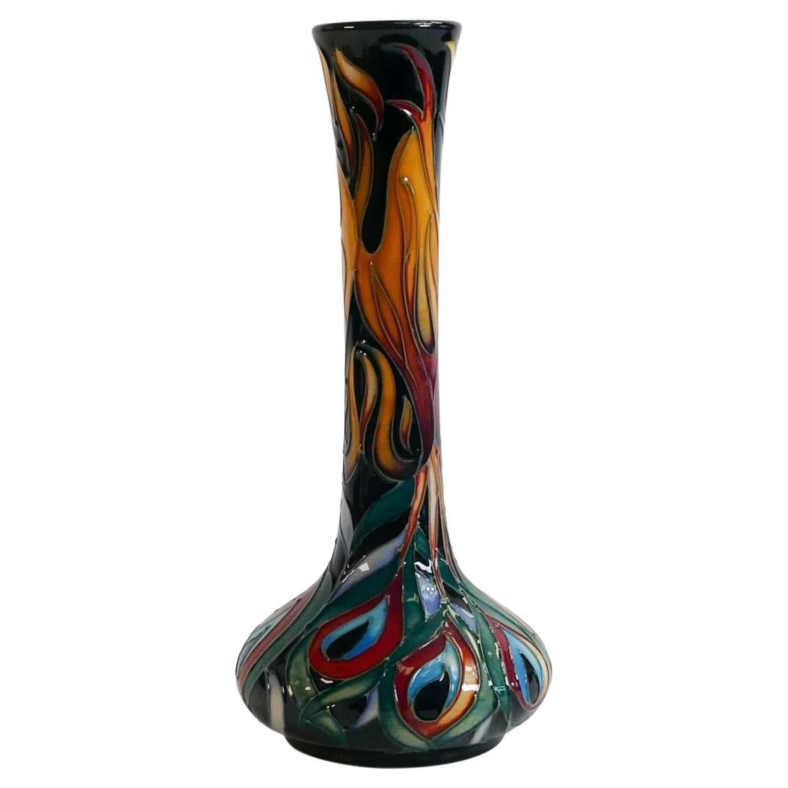 Vase Flames of the Phoenix du 25e anniversaire du MOORCROFT Club par Rachel Bishop