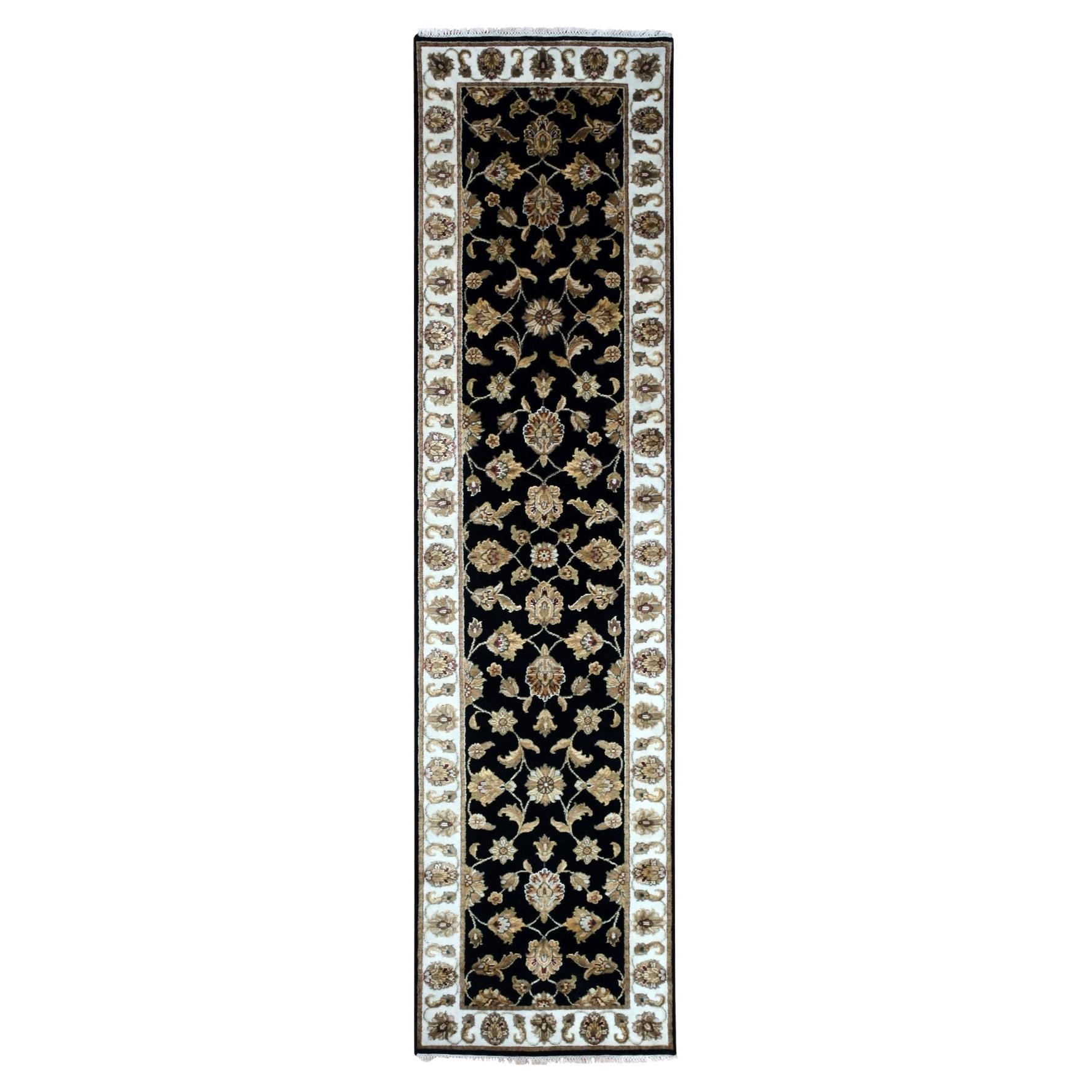 2'5 "x10' Bristol Schwarz Rajasthan Design Hand geknüpft Wolle und Seide Läufer Teppich im Angebot
