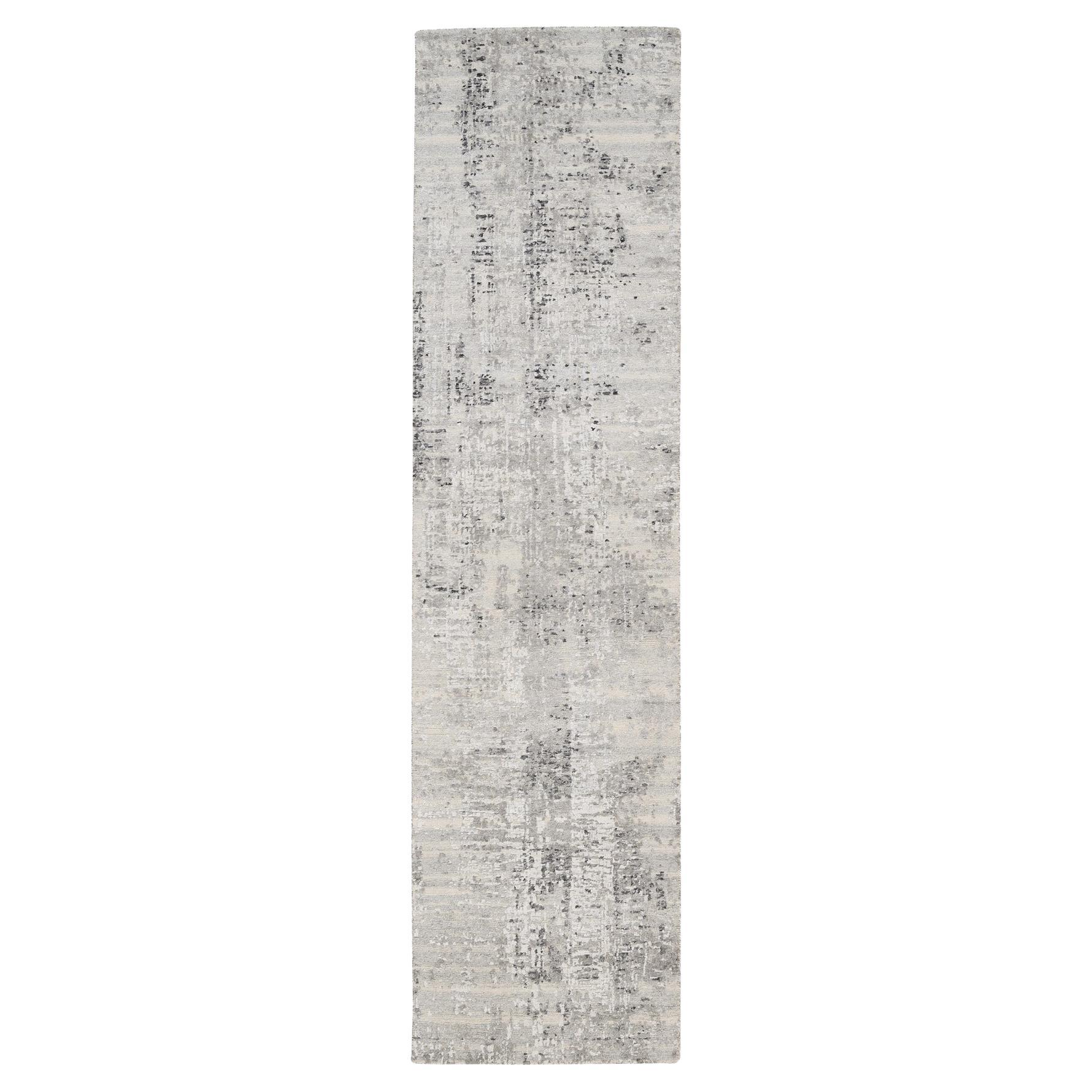 2
5"x10
Hand Spun Undyed Natural Wool Modern Handknotted Light Gray Runner Rug