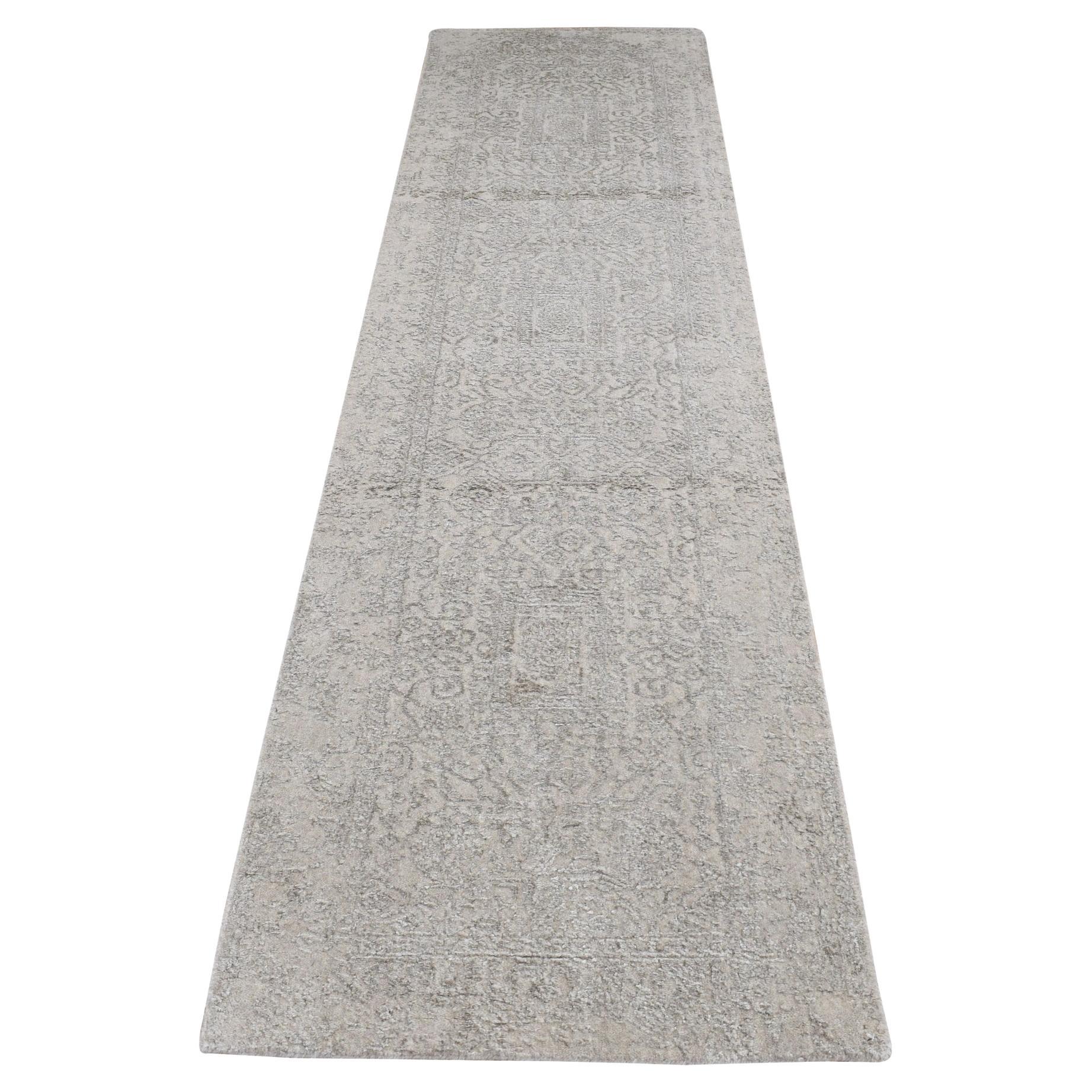 Tappeto Runner in lana e seta, bianco pergamena e seta, fine jacquard lavorato a mano in vendita