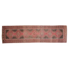 Distressed Oushak-Teppich-Läufer, Vintage