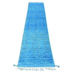 Tappeto Runner in lana con motivo geometrico marocchino annodato a mano di colore blu 2
5 "x10
3".