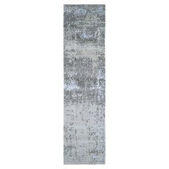 2'5"x10'3" Denser Weave Persischer Knot mit abstraktem Design Wollgrauer Teppich mit abstraktem Muster