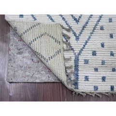 2'5"x10'6" White Moroccan Weave Geometric Pattern Wool Hand Knotted Runner Rug