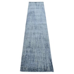 2'5"x10'8" Gray Fine Jacquard Hand Loomed Modern Runner Wool and Art Silk Rug