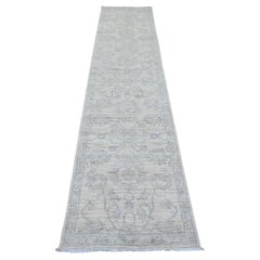 2'5 "x11'1" White Wash Peshawar All Over Leaf Design Tapis de course en laine noué à la main
