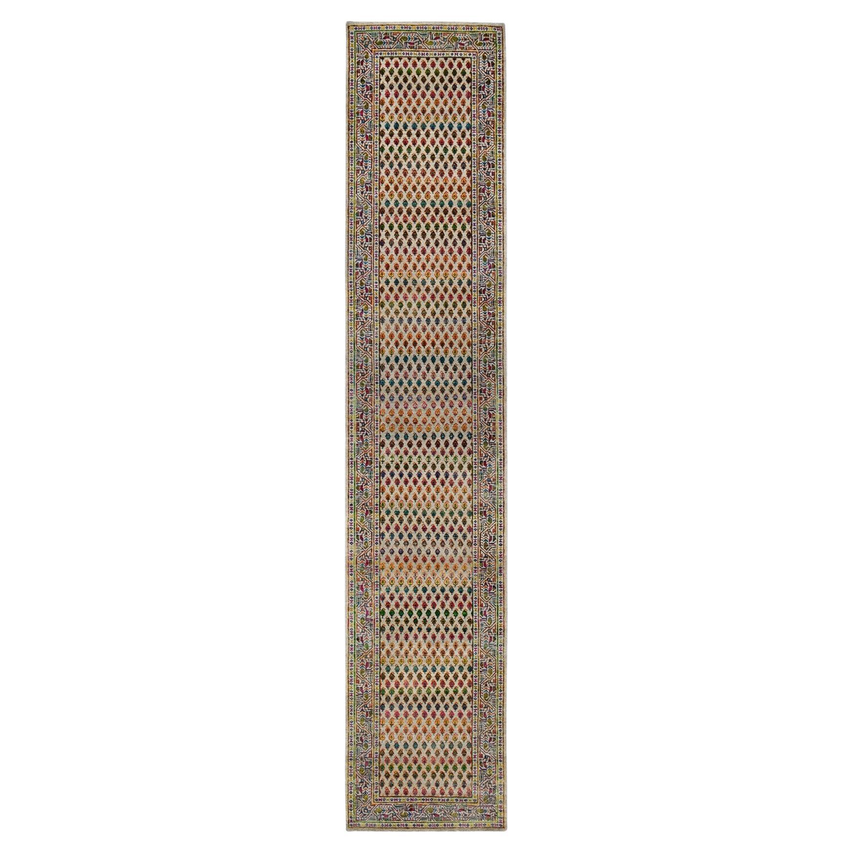 2'5 "x12' Beige Sarouk Colorful Wool and Sari Silk Hand Knots Rugs (Tapis de course en laine et soie nouée à la main)