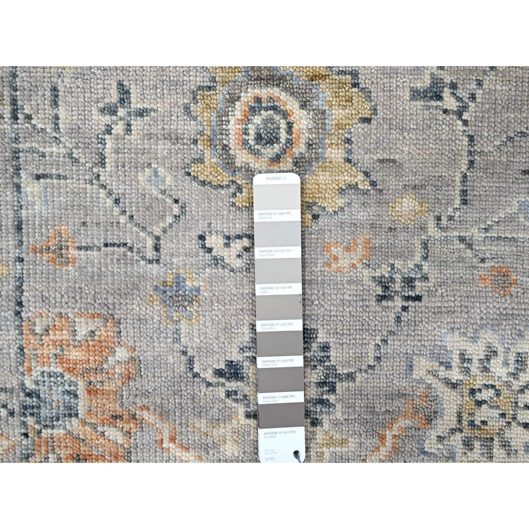 Hand-Knotted 2'5