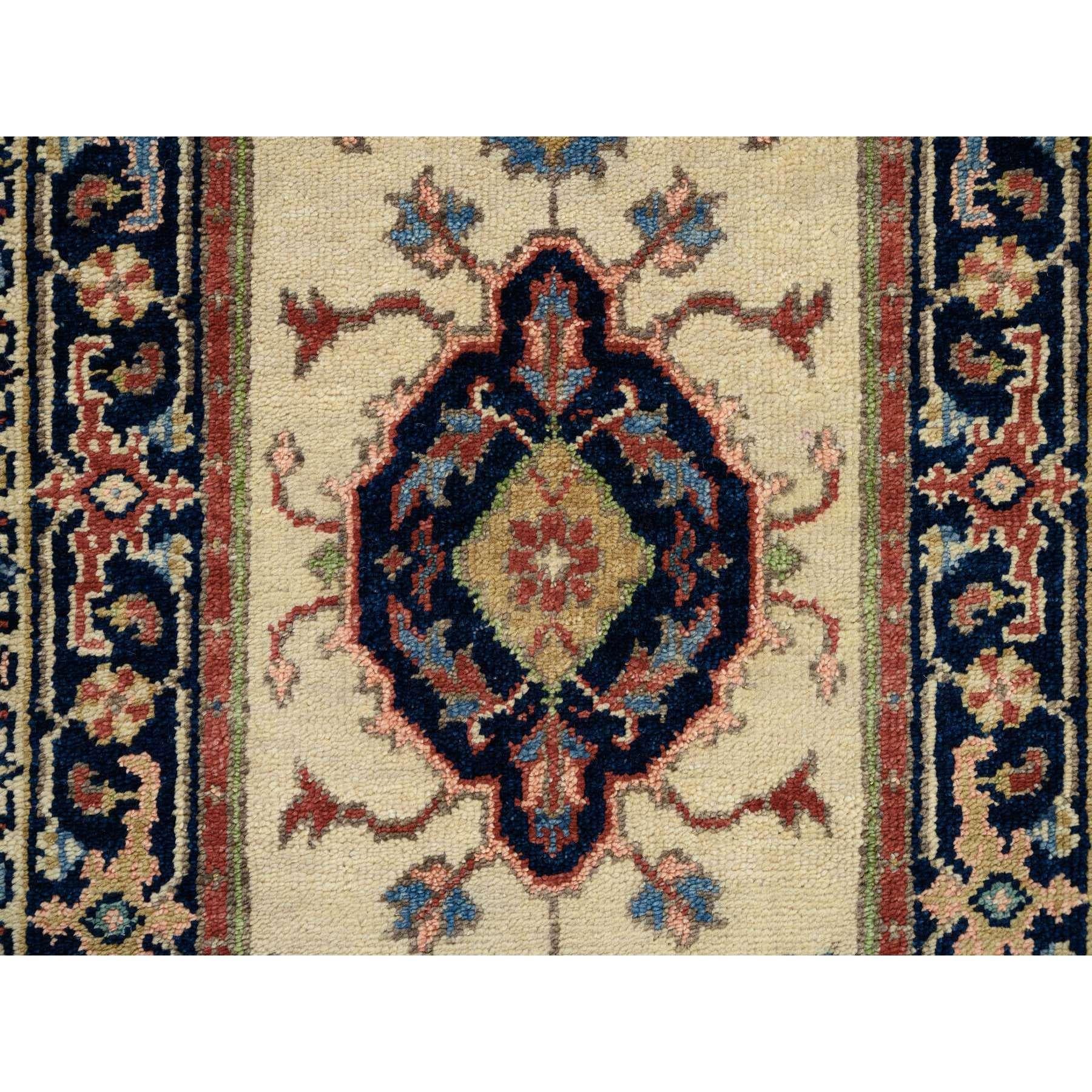 Hand-Knotted 2'5