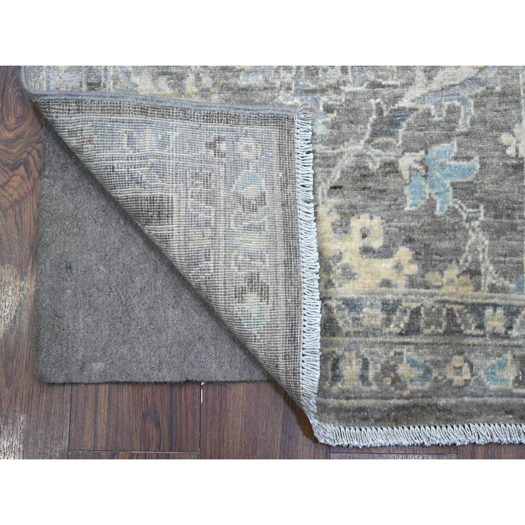 This is a truly genuine one-of-a-kind Hand Knotted, Pure Wool Mahal Design, Oriental Rug. It has been Knotted for months and months in the centuries-old weaving craftsmanship techniques by expert artisans.
Primary materials: Wool
Latex: No Pile