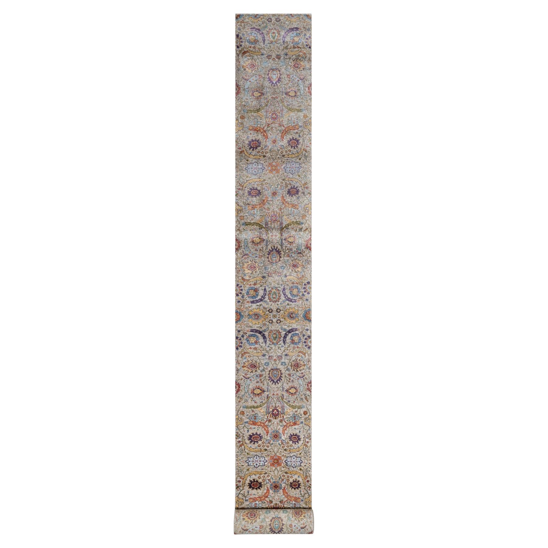 2'5"x26' Weißer handgeknüpfter Läufer aus Seide und strukturierter Wolle mit Sickle Leaf Design