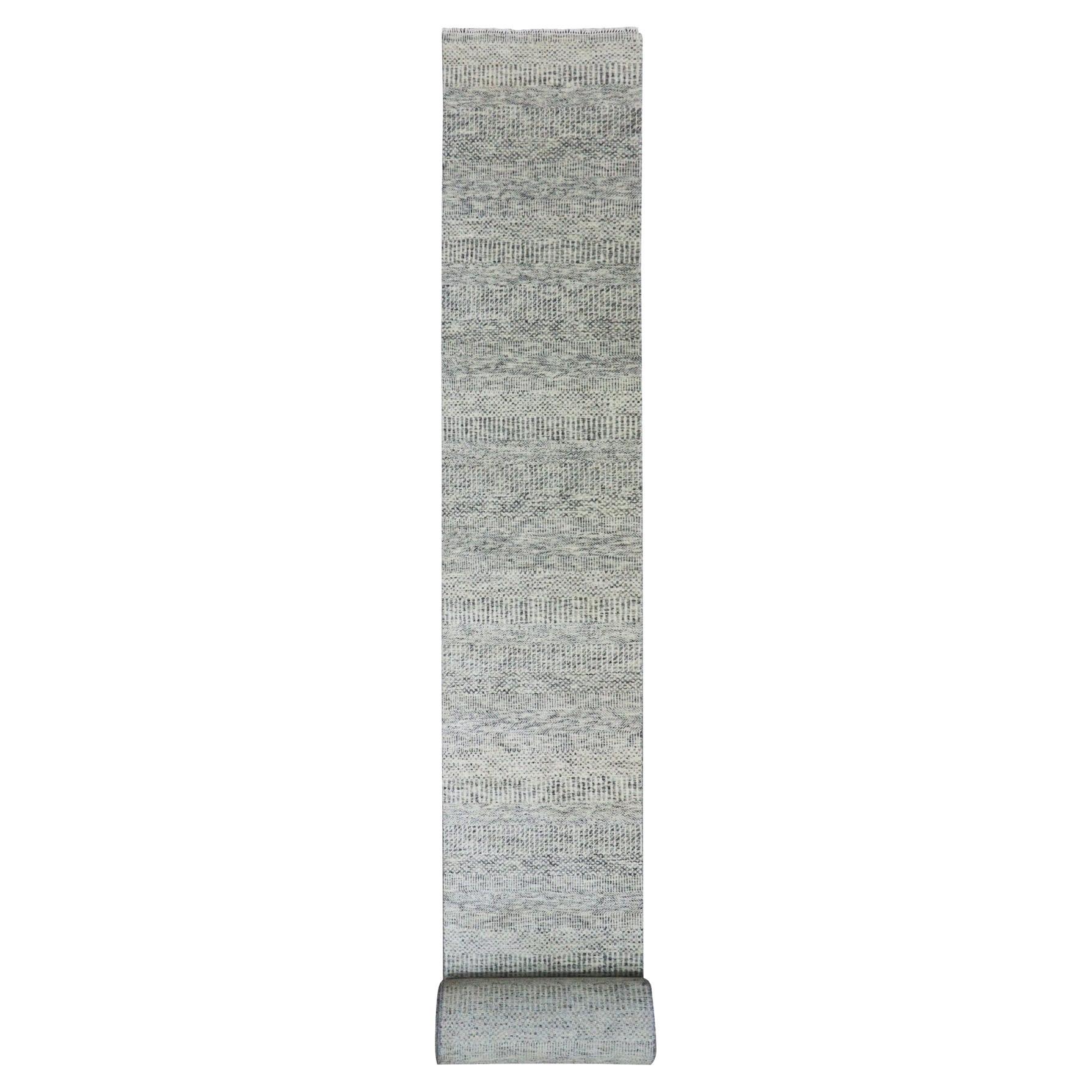 2'5x28'4" Secret Gray Soft Wool Modern XL Runner Tapis noué à la main Grass Design