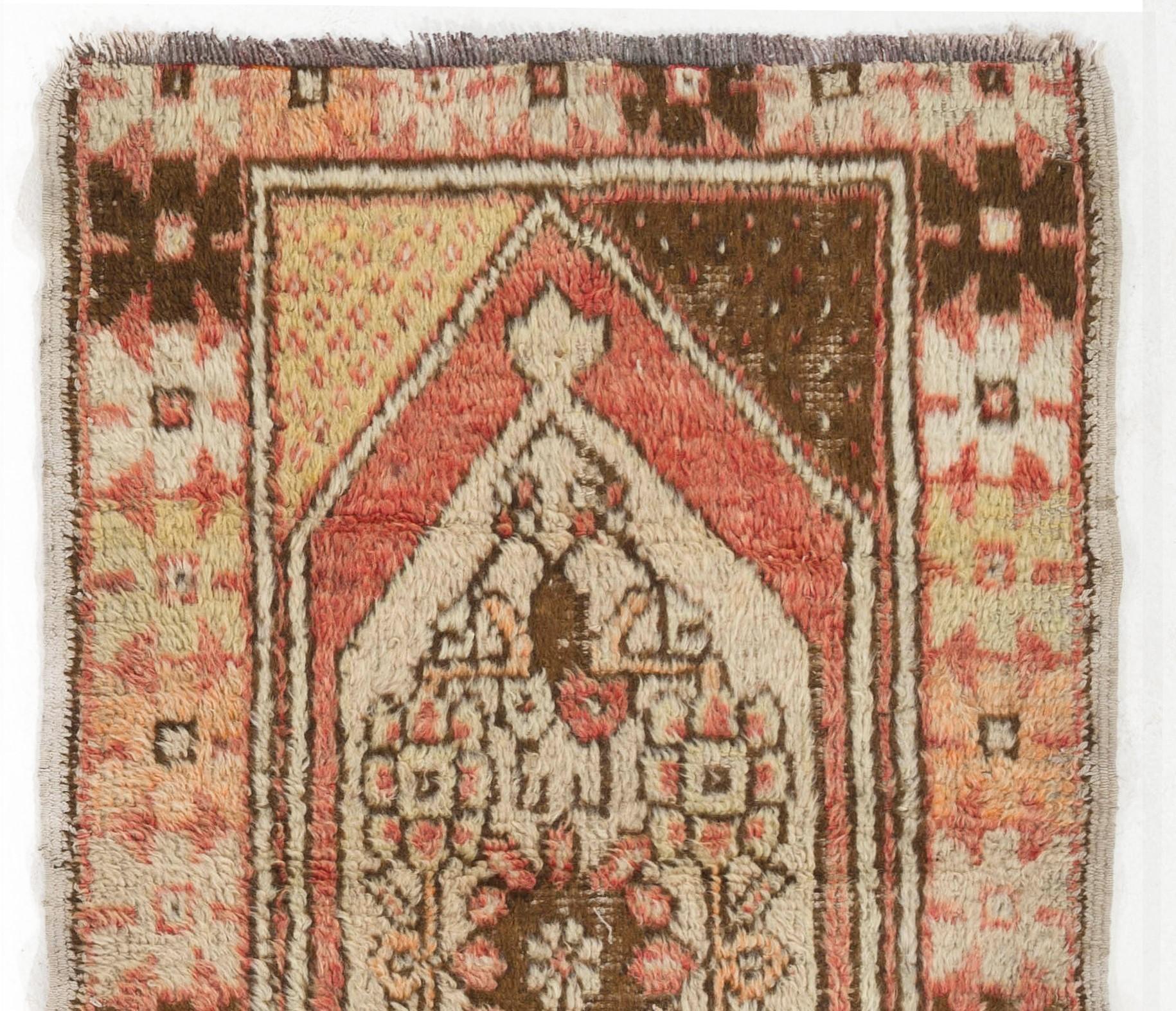 A vintage Central Anatolian rug with soft medium wool pile on wool foundation. Measures: 30 x 47 inches.