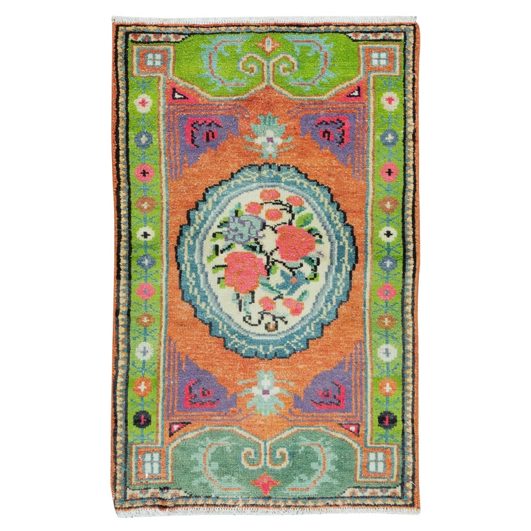 https://a.1stdibscdn.com/25x4-ft-handmade-vintage-turkish-wool-accent-rug-with-floral-design-circa-1960-for-sale/22569652/f_306447621664538518841/f_30644762_1664538520471_bg_processed.jpg?width=768