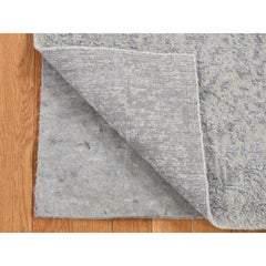 2'5"x6' Gray, Jacquard Hand Loomed, Cypress Tree Design, Silken, Runner Rug
