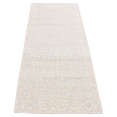2'5"x6' Ivory Hand Knotted Tone on Tone Pure Silk with Wool Runner Rug
