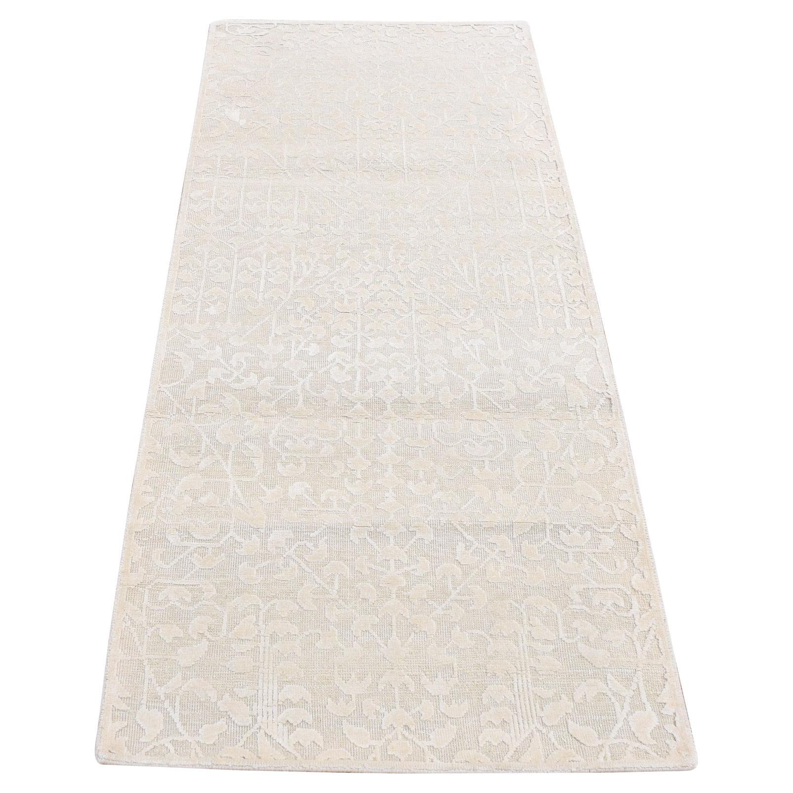 2
5"x6
Ivory, Hand Knotted, Tone on Tone, Pure Silk with Wool, Runner Rug