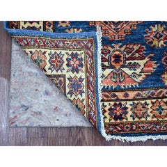 2'5 "x6'6" Cerulean Blue Wool Afghan Super Kazak mit geometrischen Medaillons Teppich
