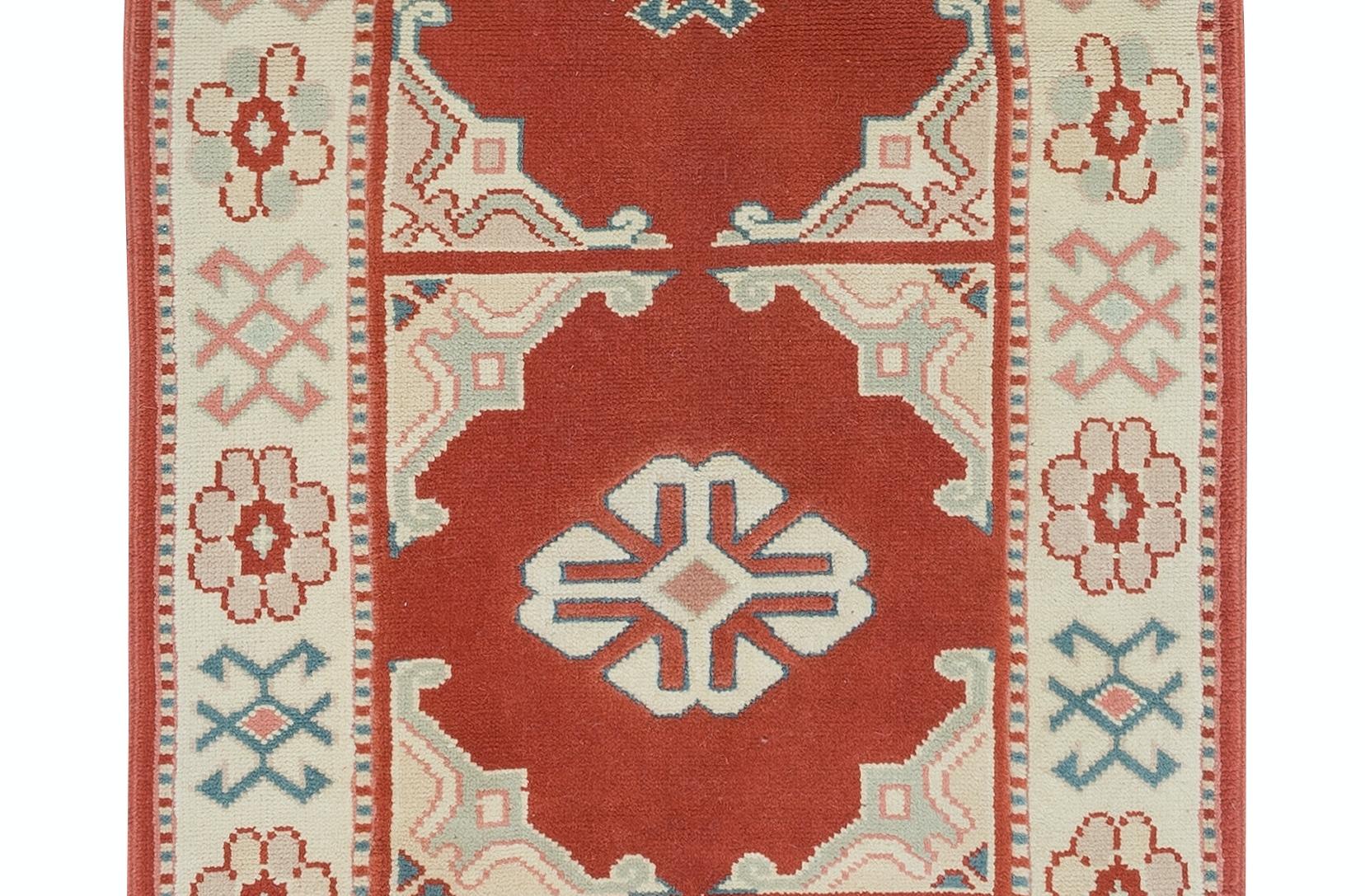 2.5x7.3 Ft Handgefertigter Flurteppich. Flur Läufer Teppich. Roter Treppenteppich. Küchenteppich (21. Jahrhundert und zeitgenössisch) im Angebot