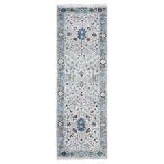 2'5"x7'9" Elfenbeinfarbener, handgeknüpfter Oushak aus Wolle mit floralen Motiven aus Denser Gewebe mit Blumenmotiven