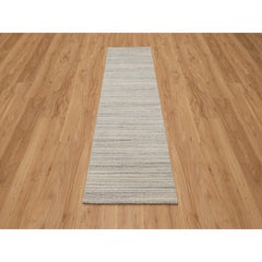 2'5"x8' Lace White Plain Modern Design Undyed Pure Wool Hand Loomed Runner Rug