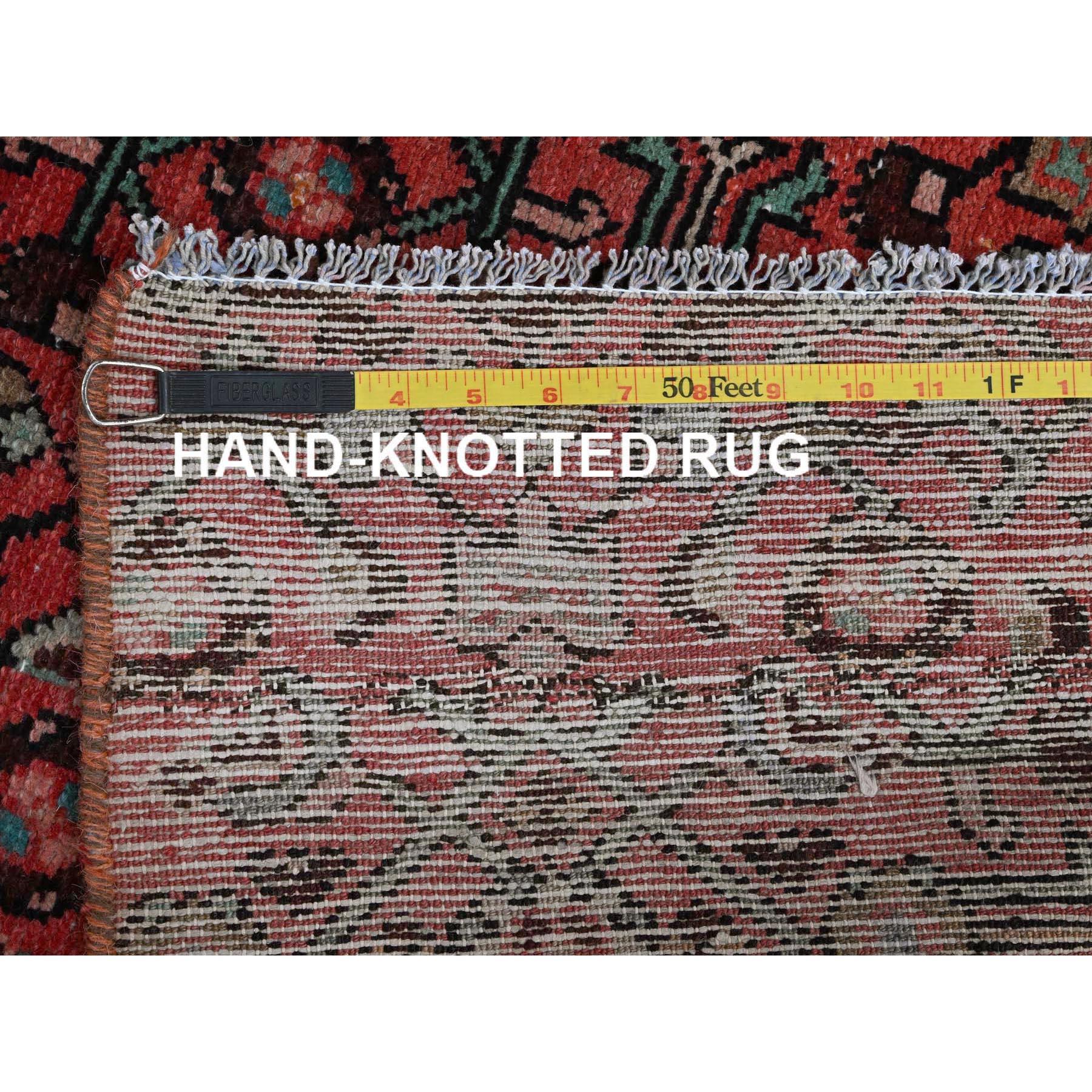 Milieu du XXe siècle Tapis oriental rouge vintage persan Hussainabad noué à la main 2'5