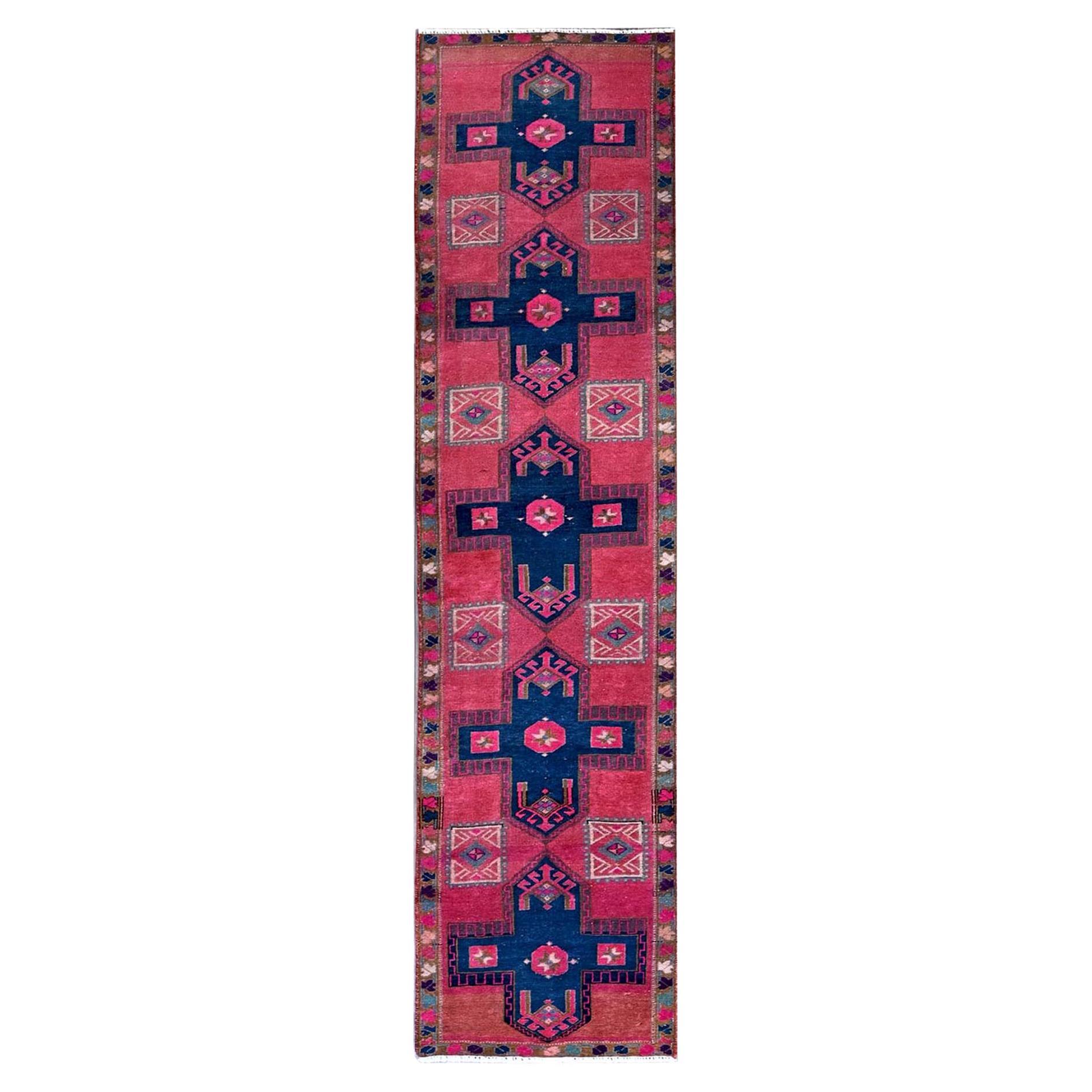 2'5 "x9'10" Tappeto orientale Runner in lana persiana del nord-ovest sovratinto e annodato a mano