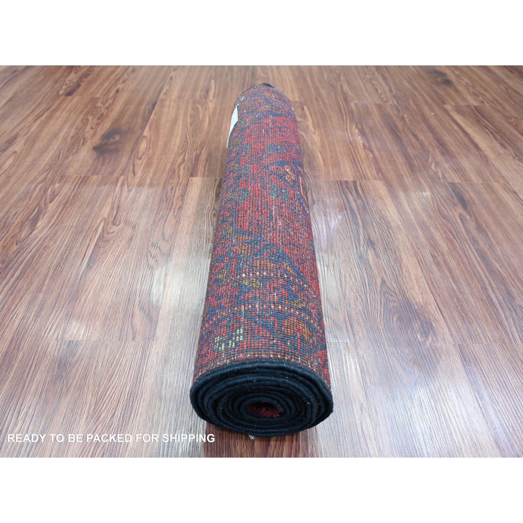Hand-Knotted 2'5