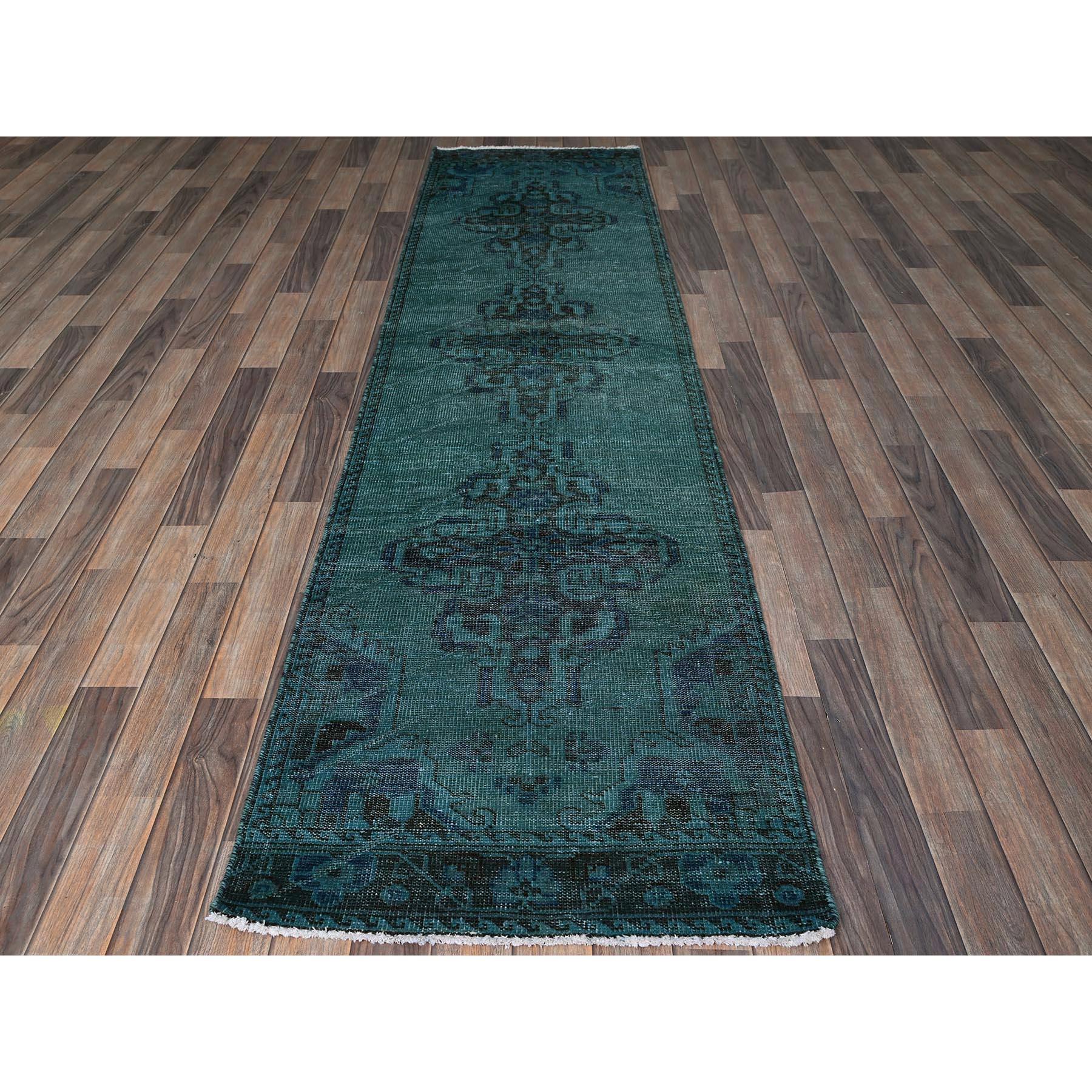 Vert surteint, Vintage Persan Bakhtiar, usé et délabré, 100% laine, noué à la main, Shaved Down, Zero Pile, côtés et extrémités sécurisés par des professionnels, Runner, Tapis d'Orient
Matières premières : Laine
Latex : Pas de poils 
hauteur : 0,25