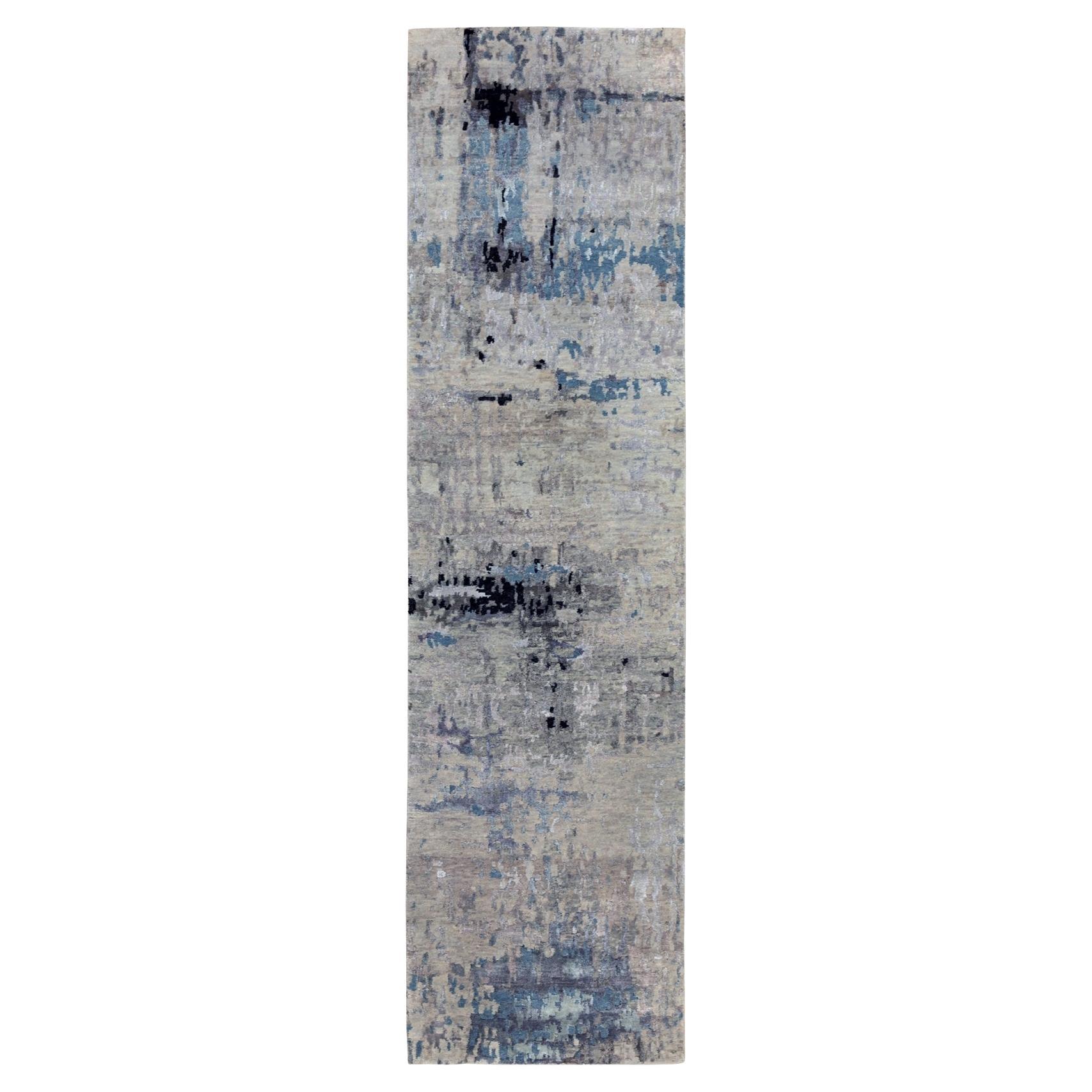 2'5 "x9'9" Abstract Design Silver-Blue Tappeto orientale in lana e seta annodato a mano