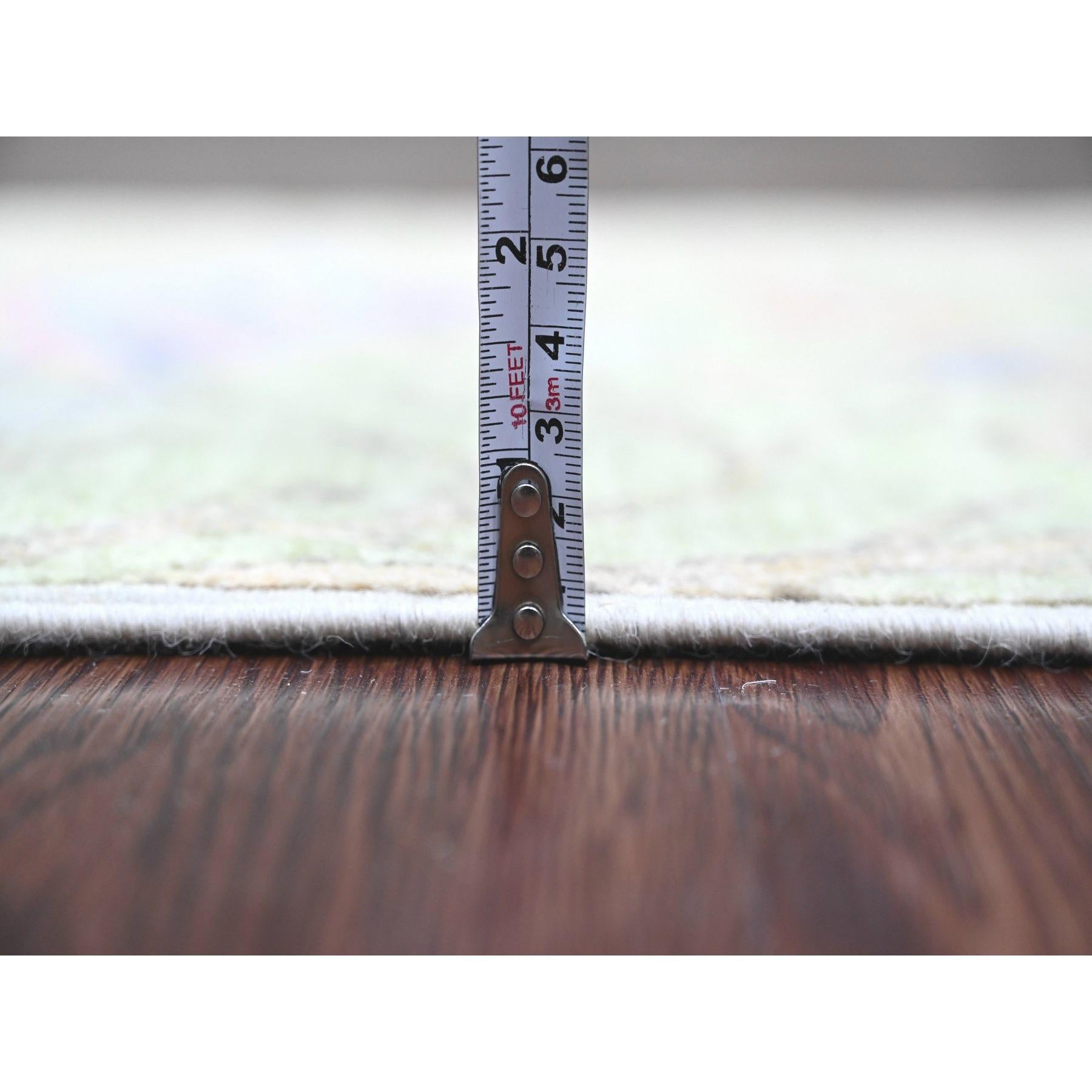 Hand-Knotted 2'5