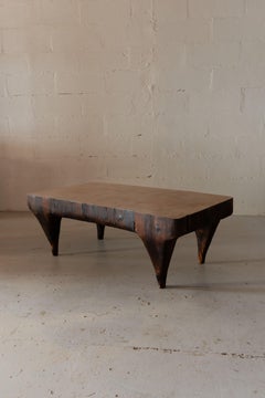 26-01 Table d'appoint en épicéa, par Timothée Musset