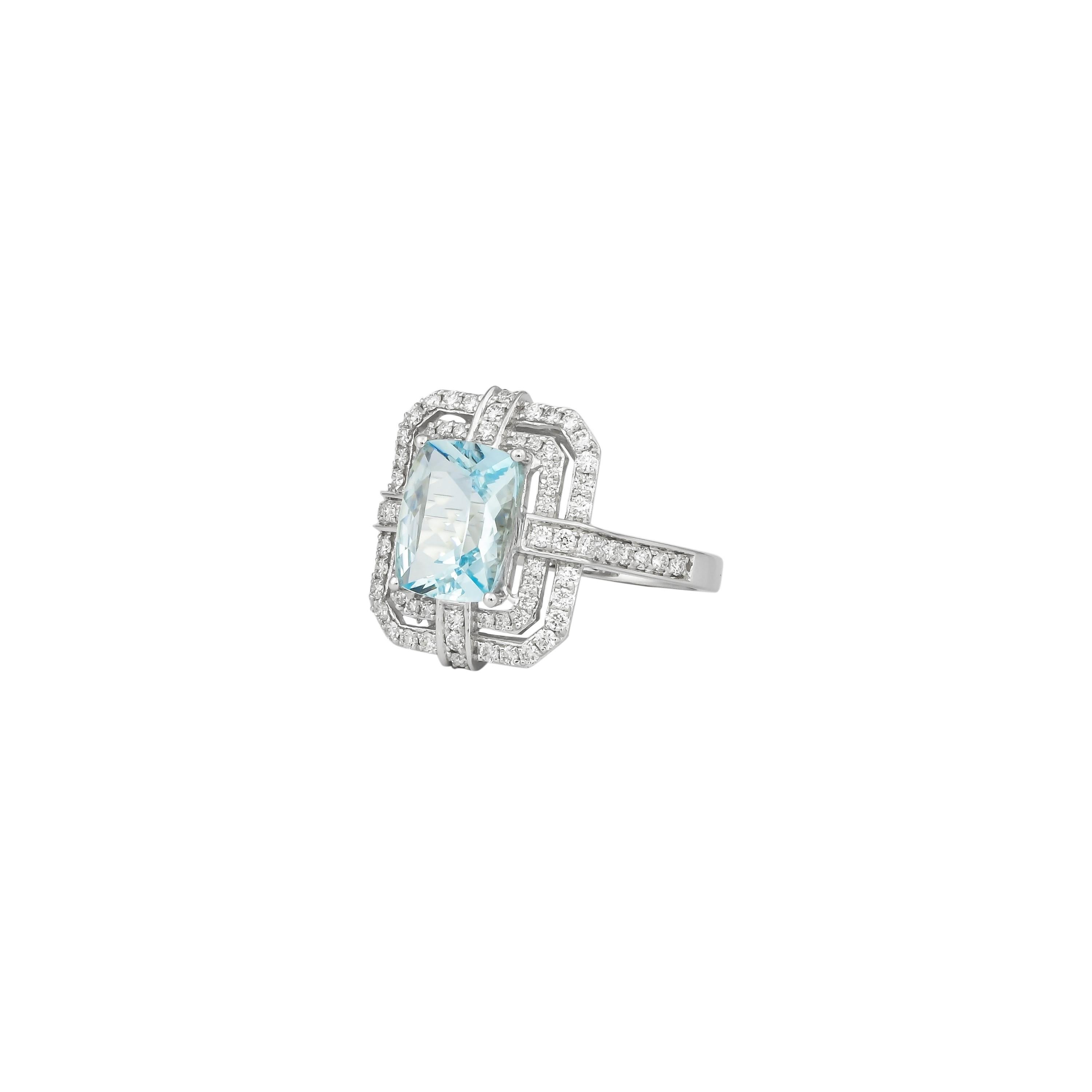 2.6 Carat Aquamarine and Diamond Ring in 18 Karat White Gold In New Condition In Hong Kong, HK