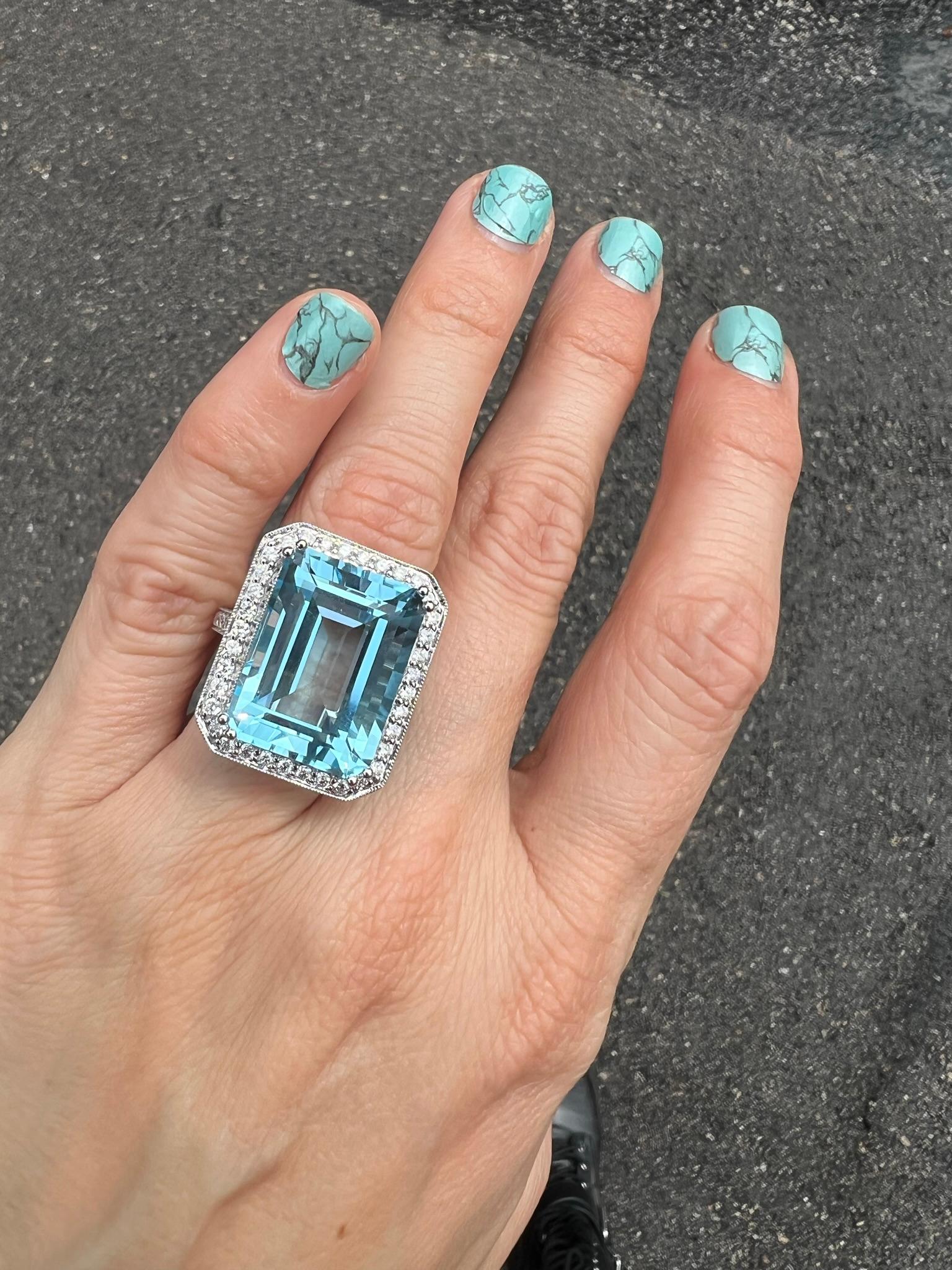 26 Carat Blue Topaz and Diamond Ring In New Condition For Sale In Miami, FL