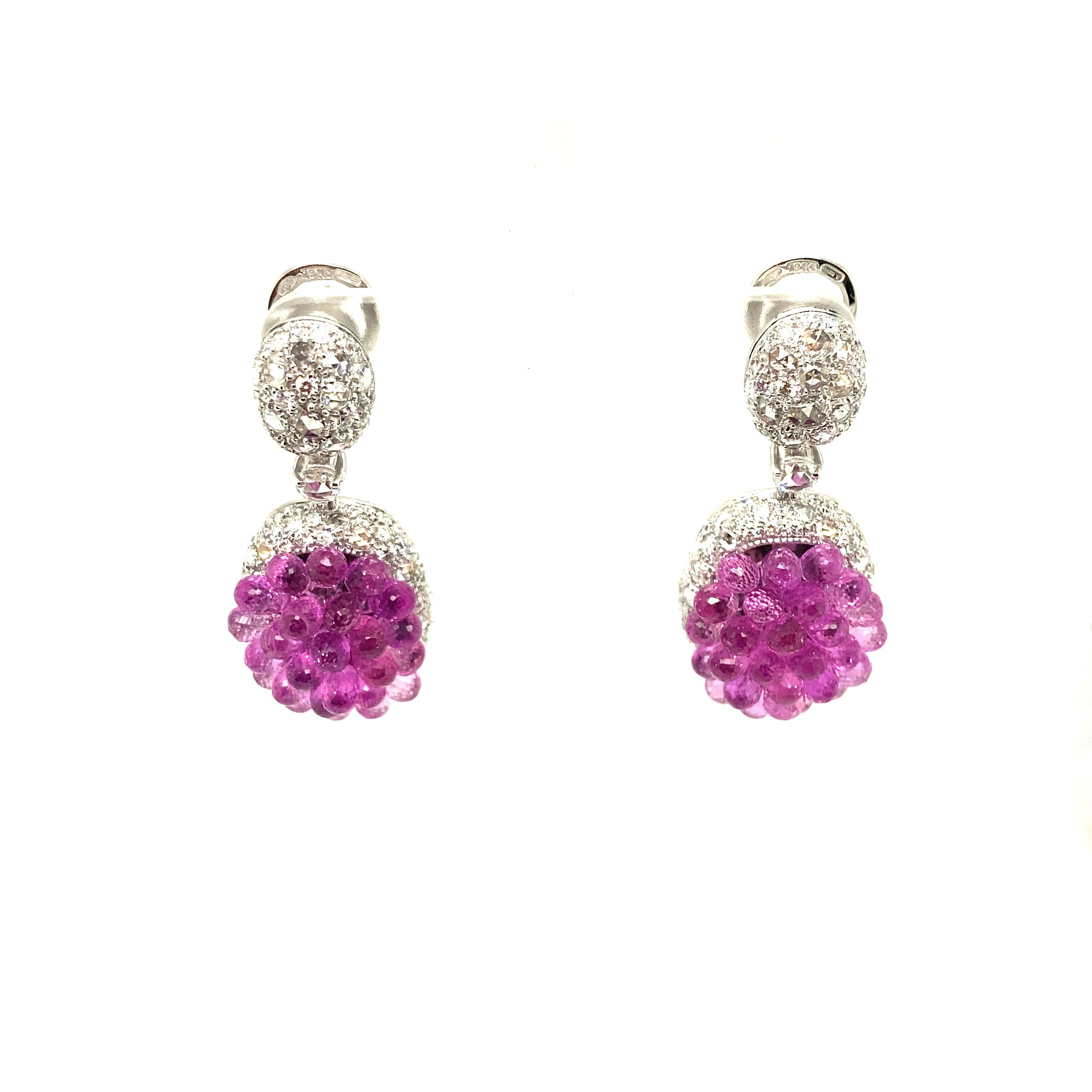 Taille briolette Pendants d'oreilles en or blanc et saphirs roses taille briolette de 26 carats en vente