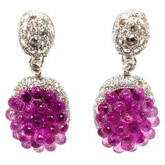 Pendants d'oreilles en or blanc et saphirs roses taille briolette de 26 carats